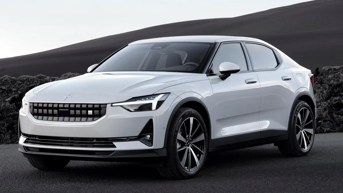 Modelul electric Polestar 2 a primit o serie de actualizări. Versiunea de bază va oferi o autonomie mai mare