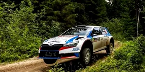 Trofeul Vulcanii Noroioși: motorsport pe macadam, între natură spectaculoasă și tradiții locale