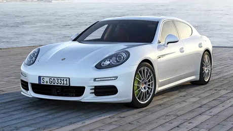 Primele imagini cu Porsche Panamera Facelift