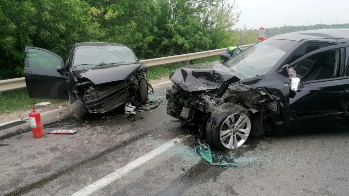 Accident bizar în Galați: Un șofer a fugit, celălalt avea permis fals și băuse