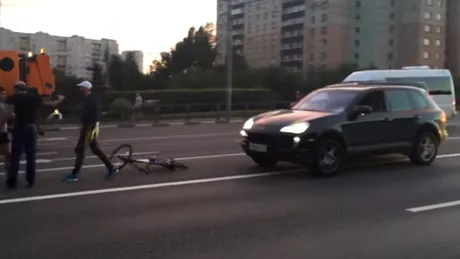 Au ieşit din maşină cu scandal, însă nu se aşteptau să fie urmăriţi | VIDEO