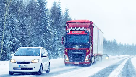 Cum poți să devii un șofer mai bun? Cele 7 detalii care te ajută să conduci mai bine mașina iarna