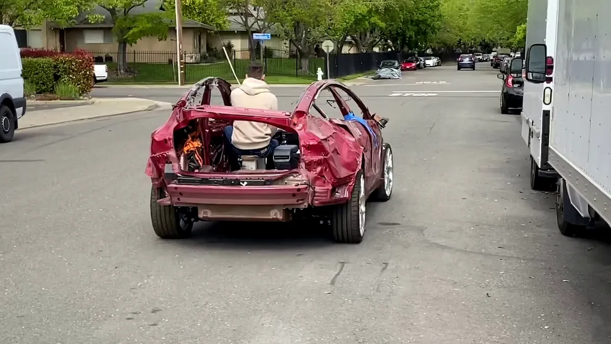 E daună totală și totuși merge! Cât costă o epavă de Tesla Model 3?