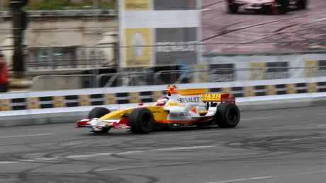 Renault F1 Team Roadshow în 100 de imagini