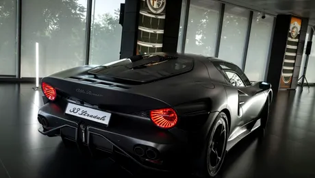 Alfa Romeo prezintă unicul 33 Stradale Perla Nera. Are peste 630 CP și atinge 333 km/h
