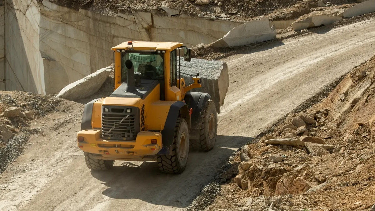 Se lucrează simultan la 3 tuneluri pe Autostrada Sibiu-Pitești. Secțiunea montană Boița-Cornetu a ajuns la 11,63%