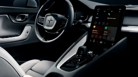 O nouă aplicație utilă șoferilor este disponibilă acum pe Android Auto și CarPlay