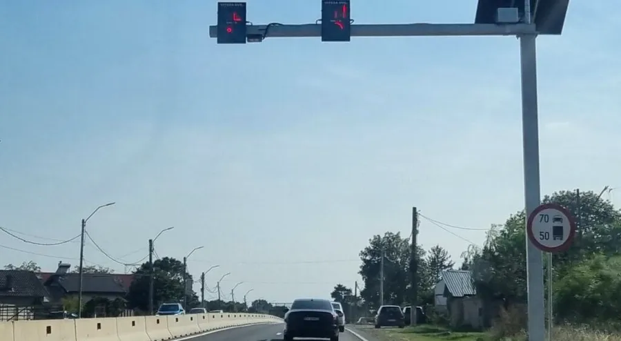 Radare fixe locale, montate pe DN1, care măsoară viteza dar nu informează Poliția în cazul nerespectării limitei legale
