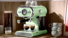 Lidl vinde un espressor retro Silvercrest la preț redus prin Lidl Plus