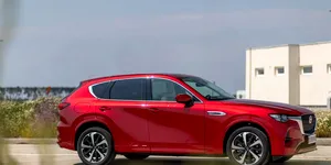 Review Mazda CX-60 PHEV Takumi Plus: SUV-ul japonez care nu vrea să fie ca toți ceilalți
