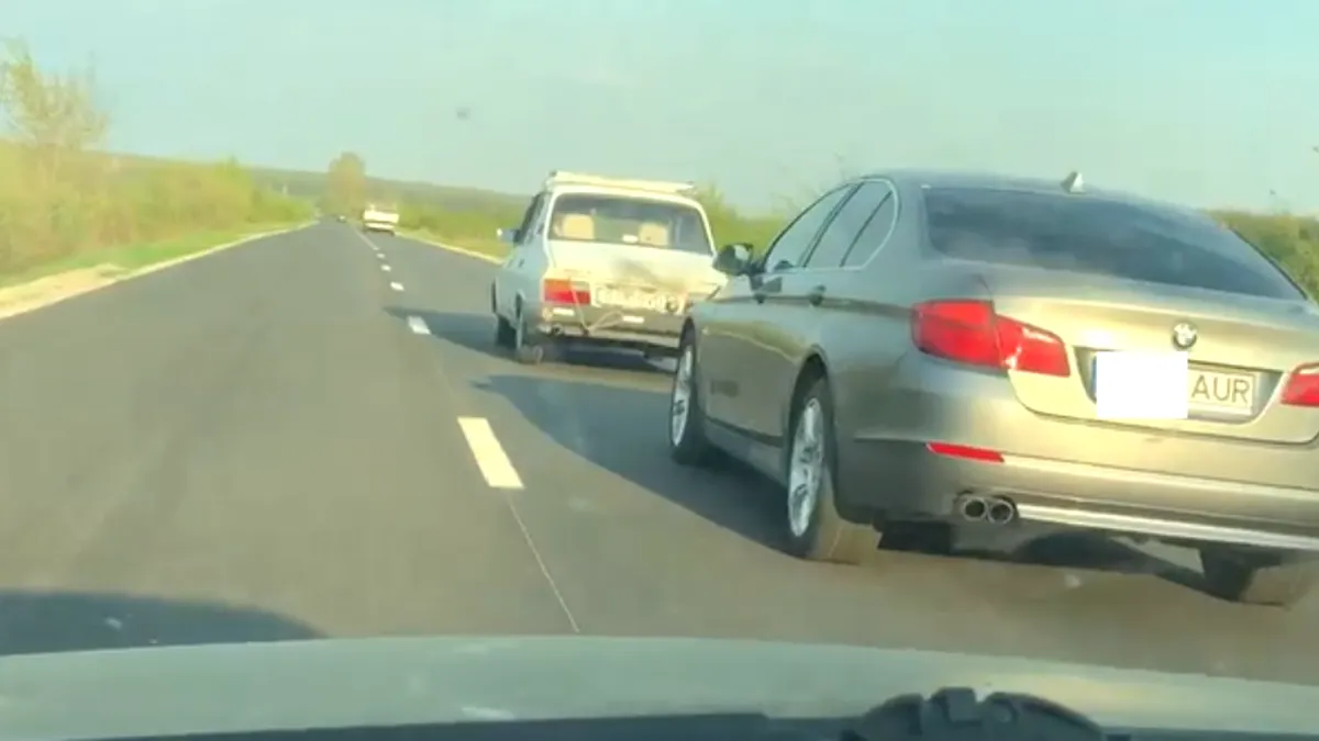 Cineva a filmat momentul în care un BMW este tractat de o Dacia 1310 - VIDEO
