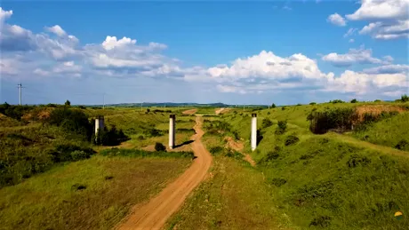 Peisaj dezolant pe lotul Biharia - Chiribiș al Autostrăzii Transilvania, blocat de mai multe luni