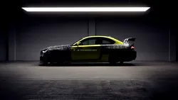 BMW vrea să lanseze în 2026 o mașină de curse pe care o poți conduce și pe stradă