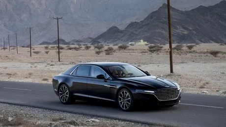 Aston Martin testează luxosul sedan Lagonda în deşertul din Oman