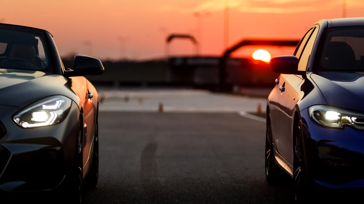 Track day cu BMW Z4 M40i şi BMW 330i. PLUS: Cum a ajuns Continental cel mai mare angajator privat din România - VIDEO + GALERIE FOTO