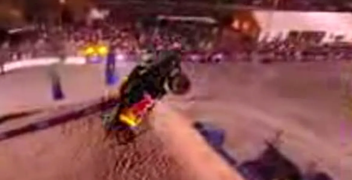 Record mondial: „backflip” pe 4 roţi!
