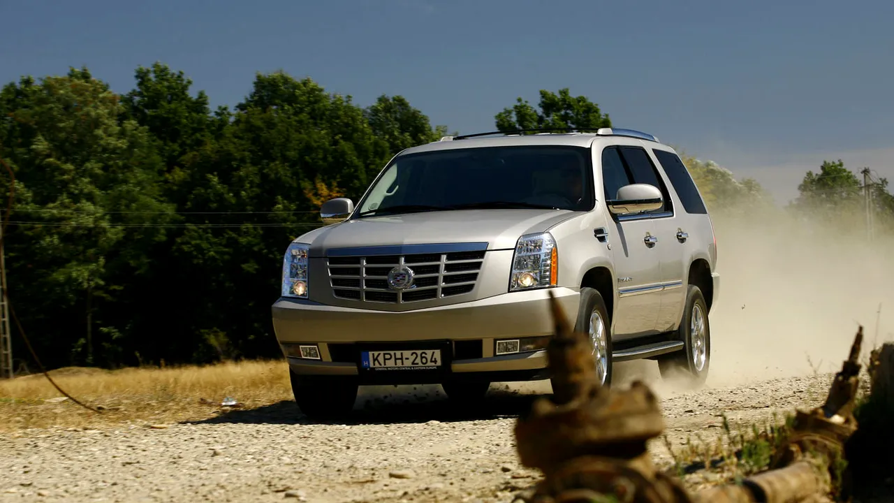 33-cadillac-escalade 