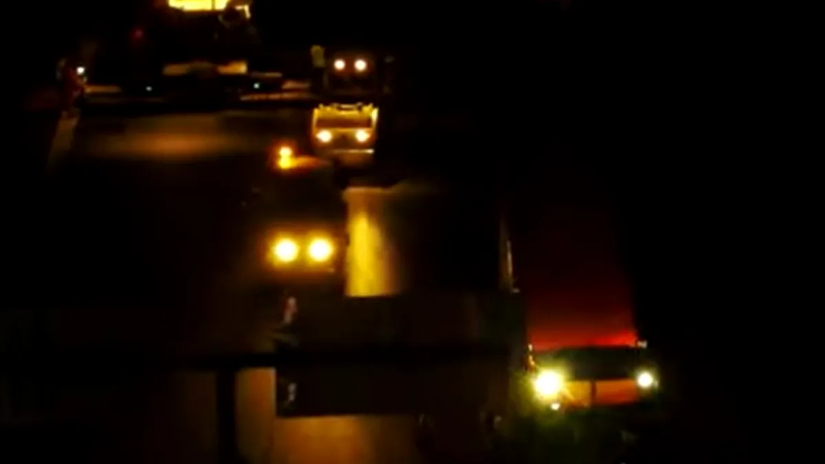 Mobilizare pe lotul 1 al Autostrăzii Sebeş-Turda. Se asfaltează pe întuneric pentru a fi gata de 1 decembrie - VIDEO