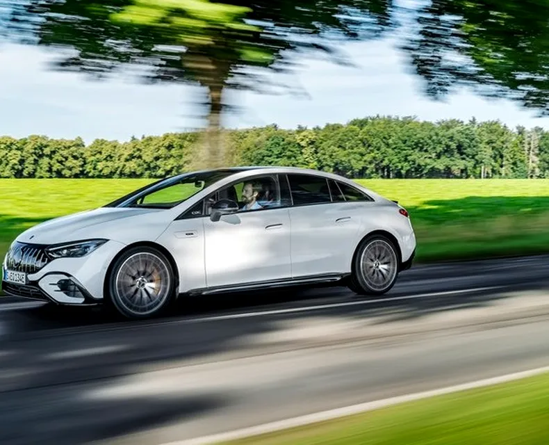 Următoarea generație de modele Mercedes-Benz va avea baterii produse în Ungaria