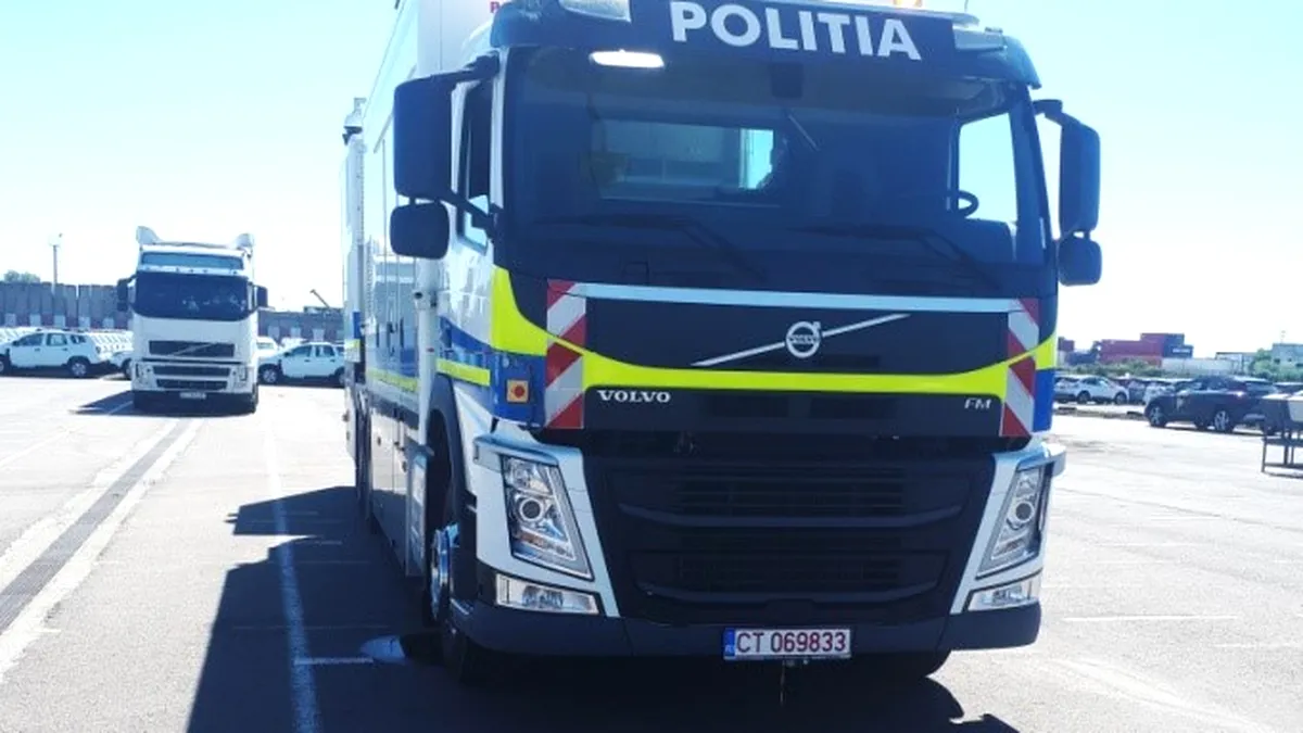 Cum arată noul camion al Poliției folosit pentru scanarea vehiculelor și containerelor - GALERIE FOTO