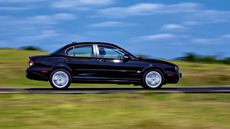 Jaguar X-Type facelift - test în RO