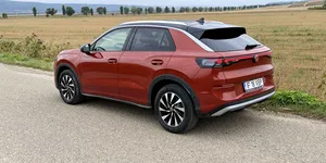 Video – Am testat noul Volkswagen T-Roc. 150 CP, DSG și un consum surprinzător de apropiat de estimarea WLTP