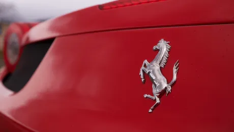 Coronavirusul provoacă panică și în industria auto. Ferrari a închis uzina de la Maranello