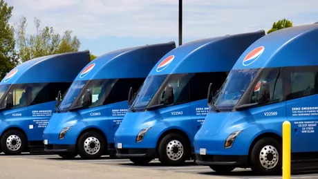 Pepsi a primit 21 de camione electrice Tesla Semi - VIDEO