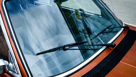 Experții din Islanda vin cu o soluție neașteptată pentru șoferii care se confruntă cu gheața și condensul de pe parbriz