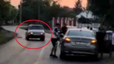 O Dacia 1310 loveşte un BMW Seria 5 într-o bătaie generală într-o comună din Ilfov - VIDEO