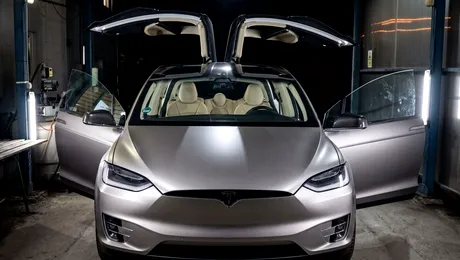 Tesla de peste 100.000 de lei căutată de autoritățile olandeze, oprită la Sighetu Marmației. Ce au descoperit polițiștii de frontieră