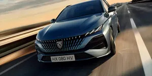 Peugeot lansează actualizarea pentru 308. Cum s-a transformat compacta franceză?