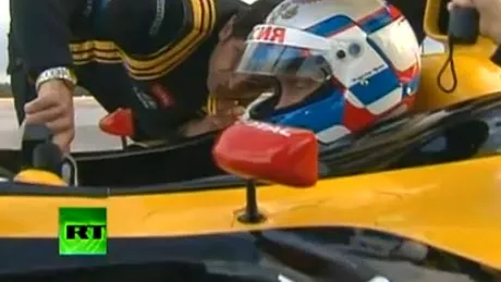INCREDIBIL: Vladimir Putin a condus un monopost Renault F1!
