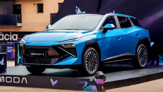 OMODA 4 debutează în Europa. Noul SUV chinezesc ar putea deveni un „Dacia Duster killer”