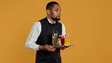 BANCUL ZILEI. Într-un restaurant select, un muzician se apropie de masa lui Bulă