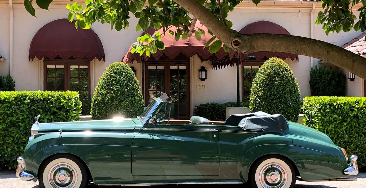 Un Rolls Royce care a aparţinut actriţei Liz Taylor s-a vândut sub aşteptări la o licitaţie. Care a fost motivul?