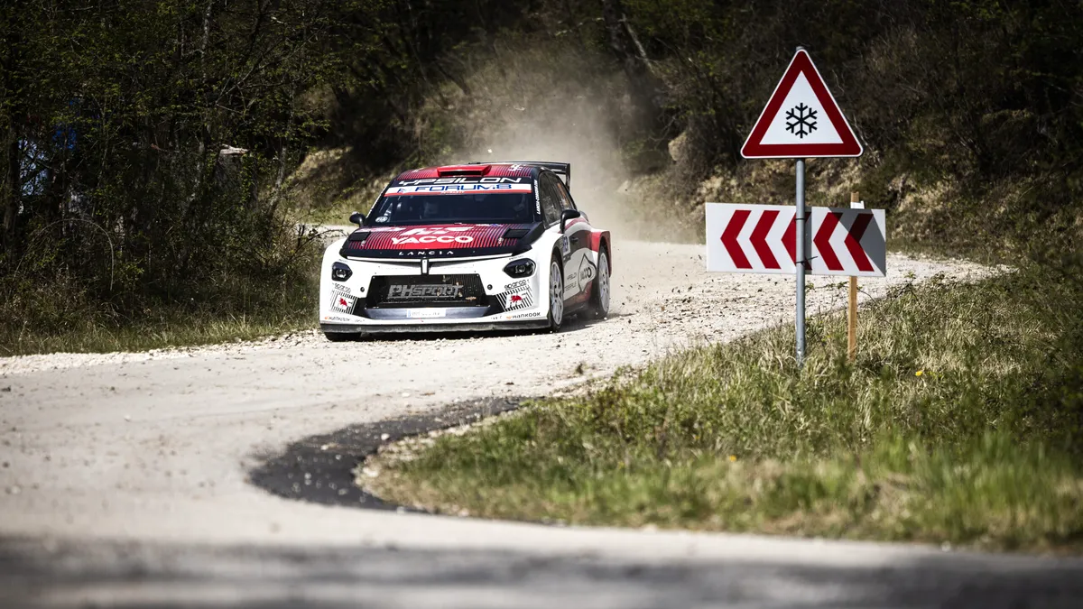 Lancia câștigă din nou în Campionatul Mondial de Raliuri, după o absență de 33 de ani în sport