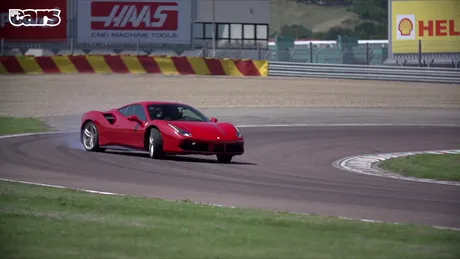 Ferrari 488 GTB, supus la cazne de către Chris Harris. VIDEO