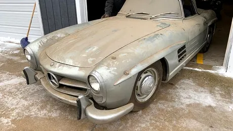 Cu cât s-a vândut un Mercedes 300 SL Roadster găsit într-un hambar