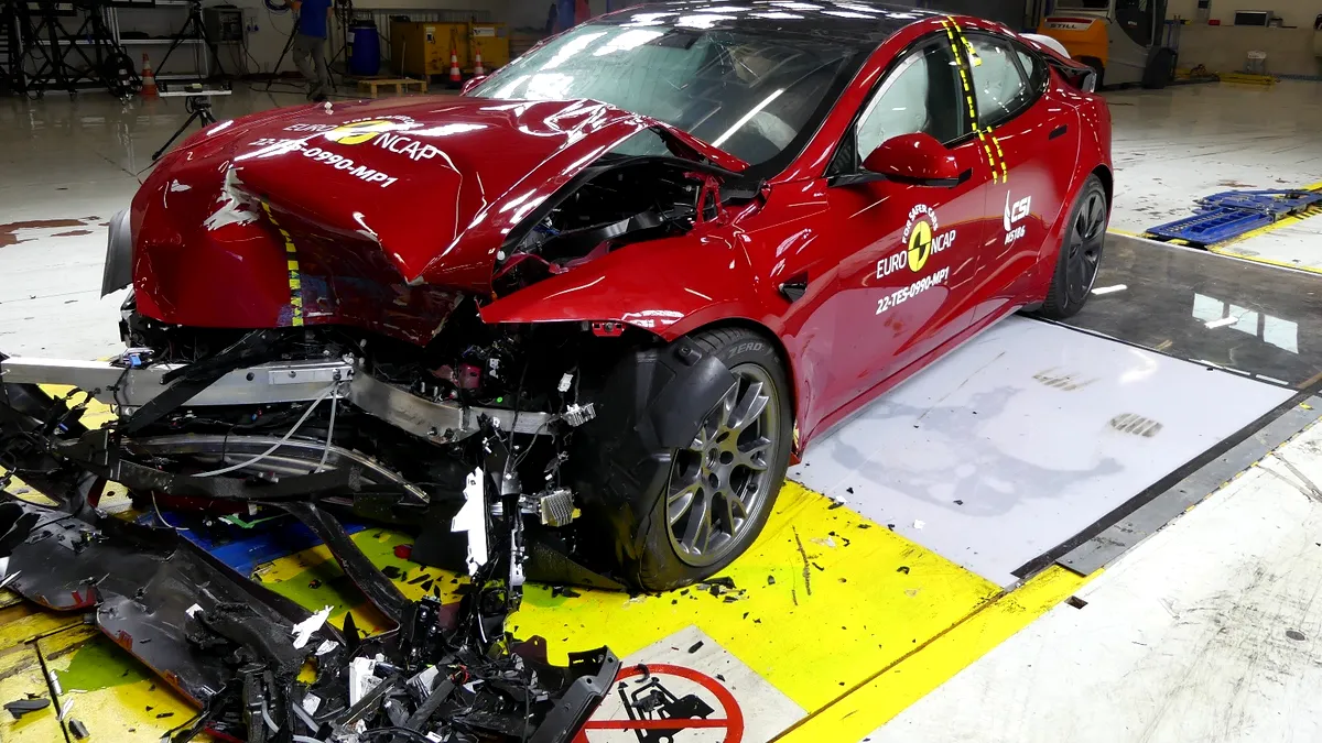 EuroNCAP: Tesla Model S și Renault Austral, punctate cu cinci stele în testele de siguranță