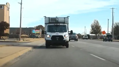 Un celebru lanț de magazine face livrări cu ajutorul unor camioane autonome