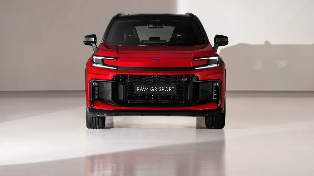 OFICIAL - Noua generație Toyota RAV4 este aici! Cum s-a schimbat îndrăgitul SUV japonez?