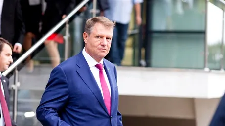 Klaus Iohannis a vizitat Uzinele Dacia. Ce model a testat 