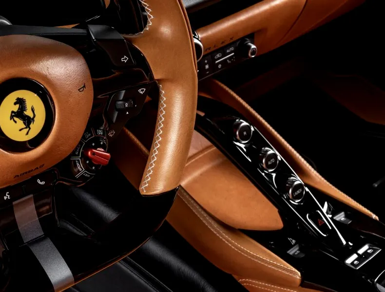 Carlex Design a modificat interiorul unui Ferrari. S-a folosit multă piele de antilopă și de bivol
