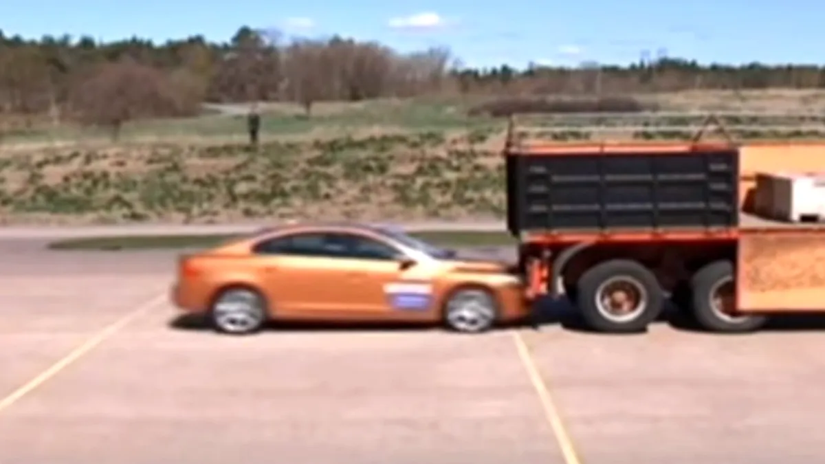VIDEO. Teste de siguranţă pe Volvo S90. Superman şi-ar cumpăra o astfel de maşină 