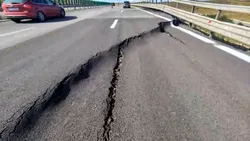 Un sector din Autostrada Sebeș – Turda este închis circulației. O nouă surpare a carosabilului oprește circulația pe o porțiune de 17 km din A10 