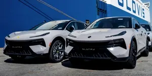 Primele mașini chinezești care vor intra în Canada sunt produse de Lotus, după acordul comercial încheiat între liderii celor două state
