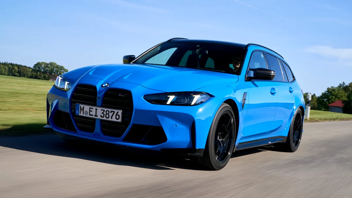 BMW anunță o premieră chiar în România. Cum funcționează primul service cu interfață complet digitalizată