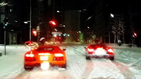 Lamborghini Aventador în zăpadă pare în elementul lui