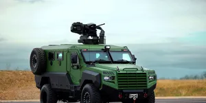 Un stat face o livrare masivă de vehicule pentru Ucraina: Aproape 300 de blindate Senator, după ce a donat deja 2.000 de mașini